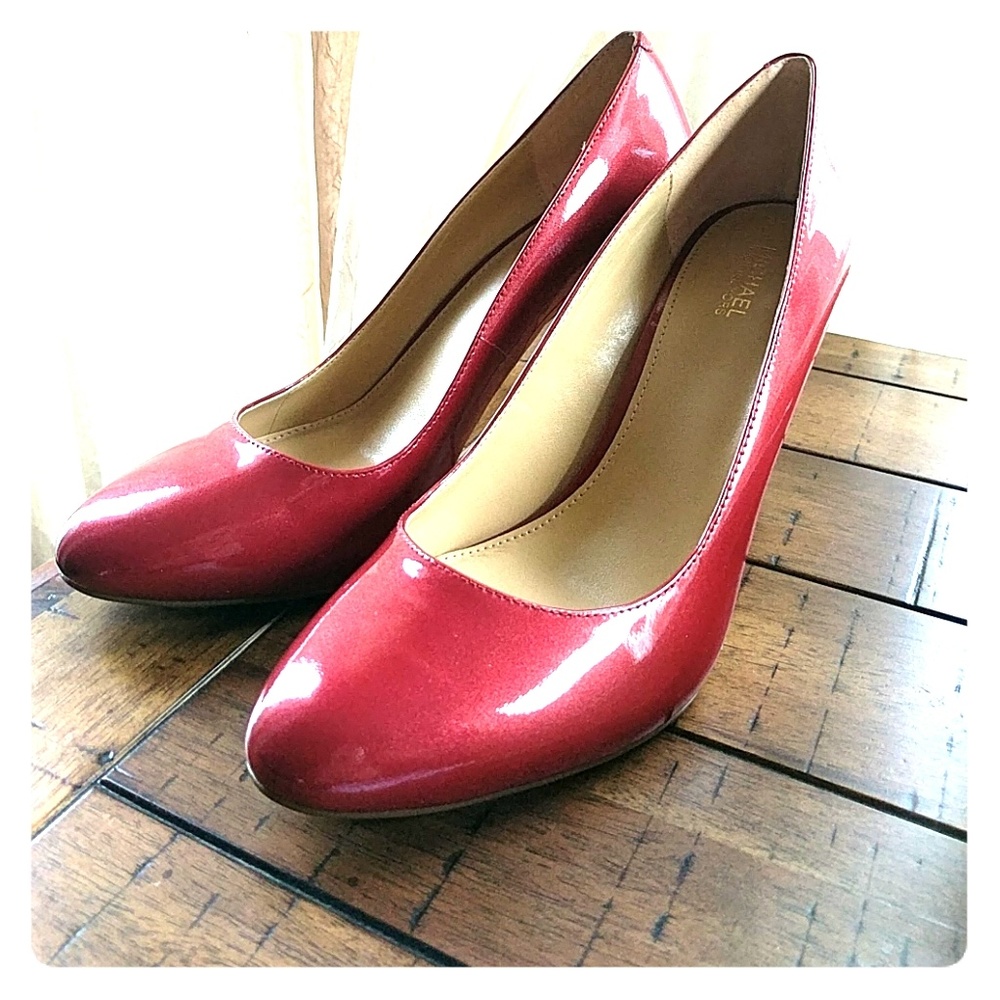 Michael kors cherry pumps